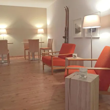 Promenade Apartment *